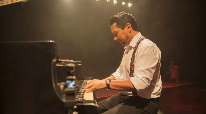 ‘Um Piano e Muitas Histórias’ celebra 33 anos de carreira de Hamilton de Oliveira em Sorocaba
