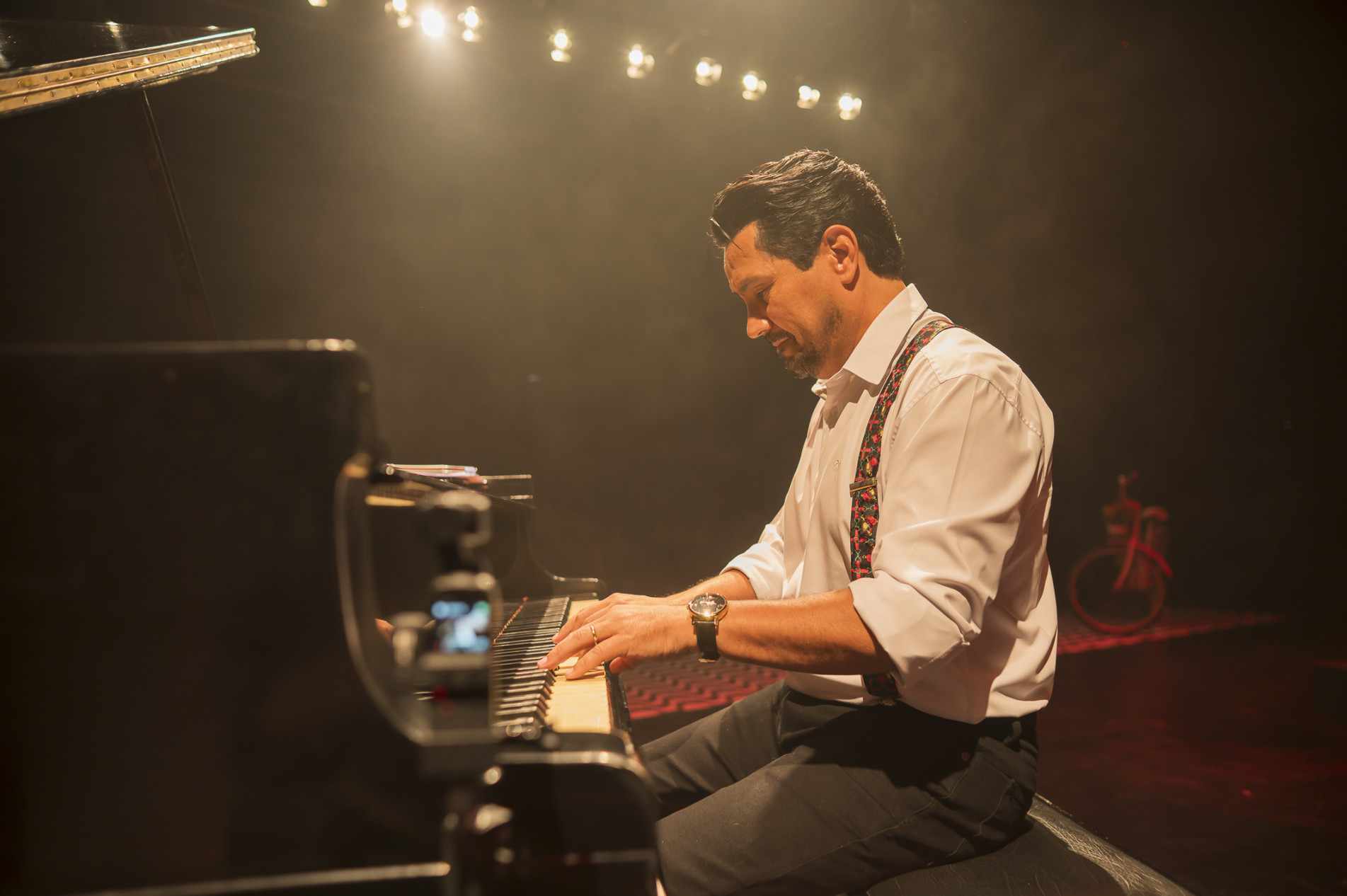 Hamilton de Oliveira apresenta a 5ª edição de gala do espetáculo 