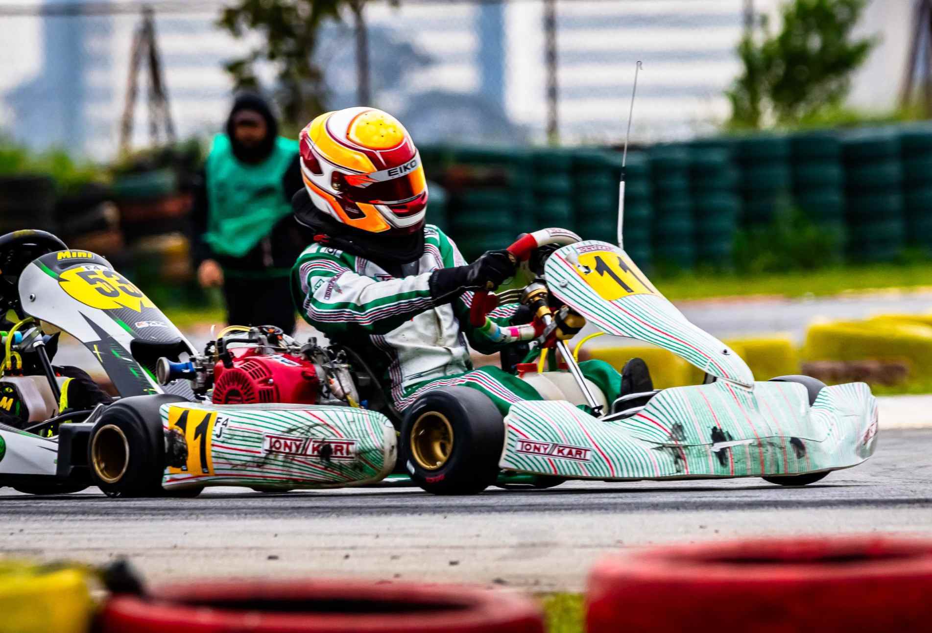 Com 61 pilotos listados na classificação, ele ocupa atualmente a sexta colocação da F4 Júnior