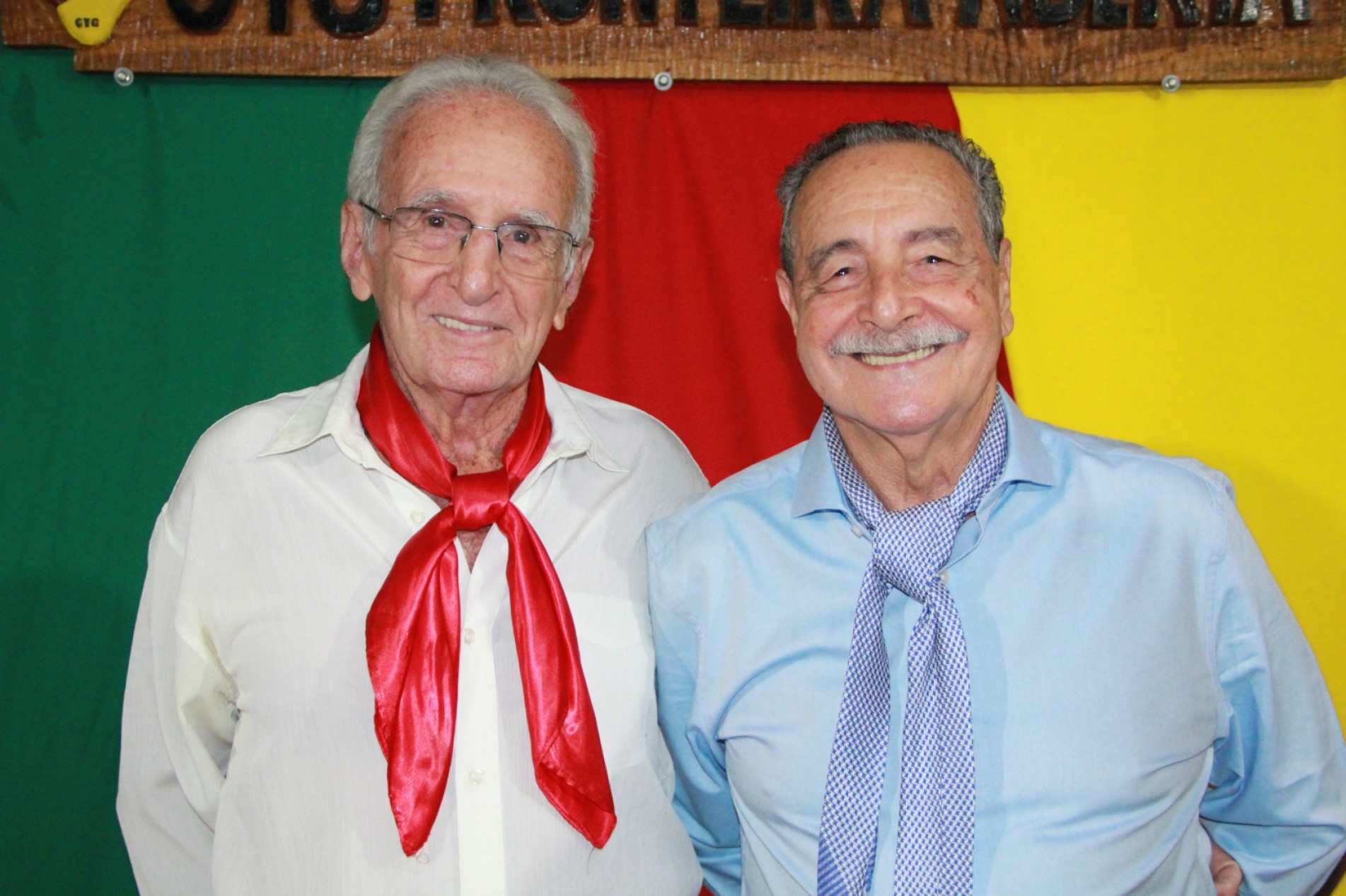 Dercides Almeida Silva eOrestes de Alencastro