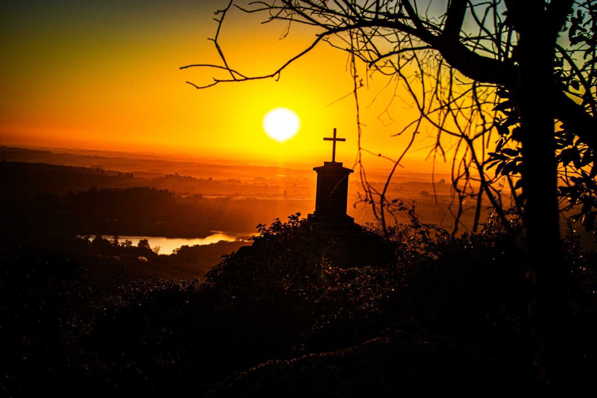 Floresta Nacional de Ipanema, com Sorocaba ao fundo