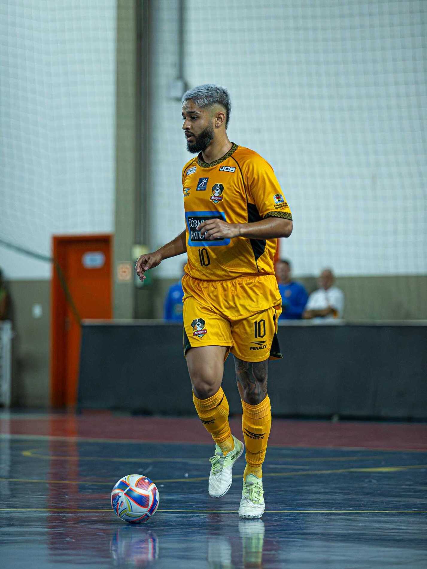 Leandro Lino, camisa 10 e capitão do Magnus Futsal