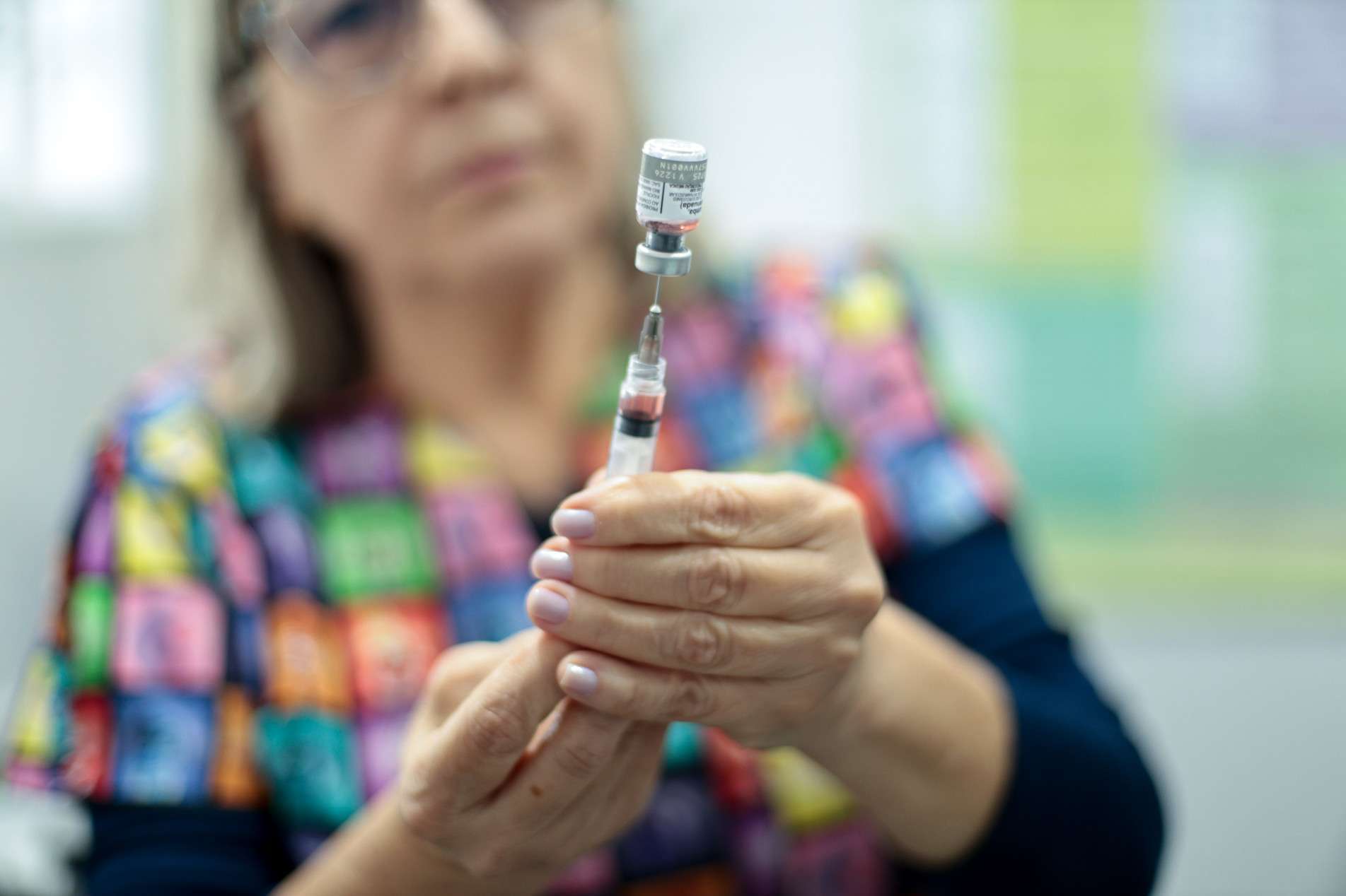 Pais e responsáveis levaram os filhos para conferir 
a caderneta e receber as doses indicadas