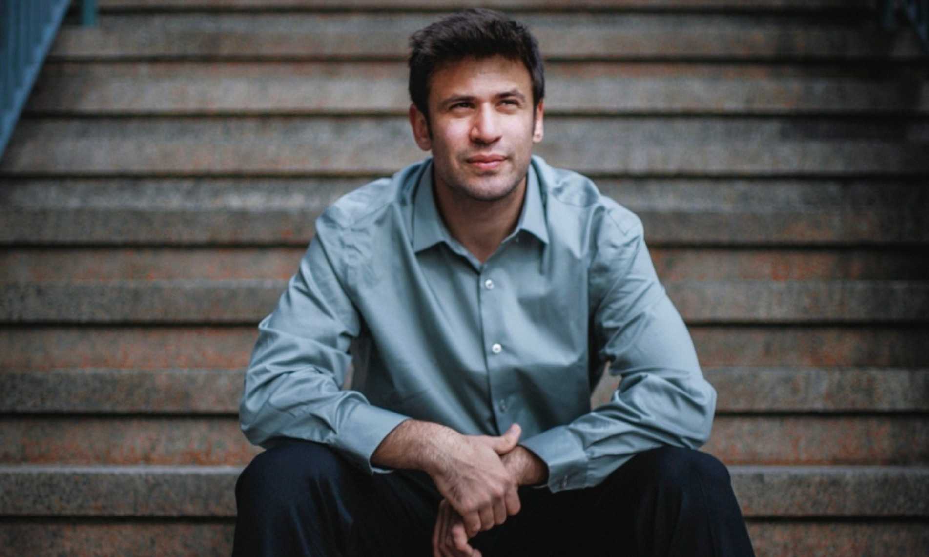 Pianista Cristian Budu é reconhecido internacionalmente por sua sensibilidade interpretativa e refinamento técnico