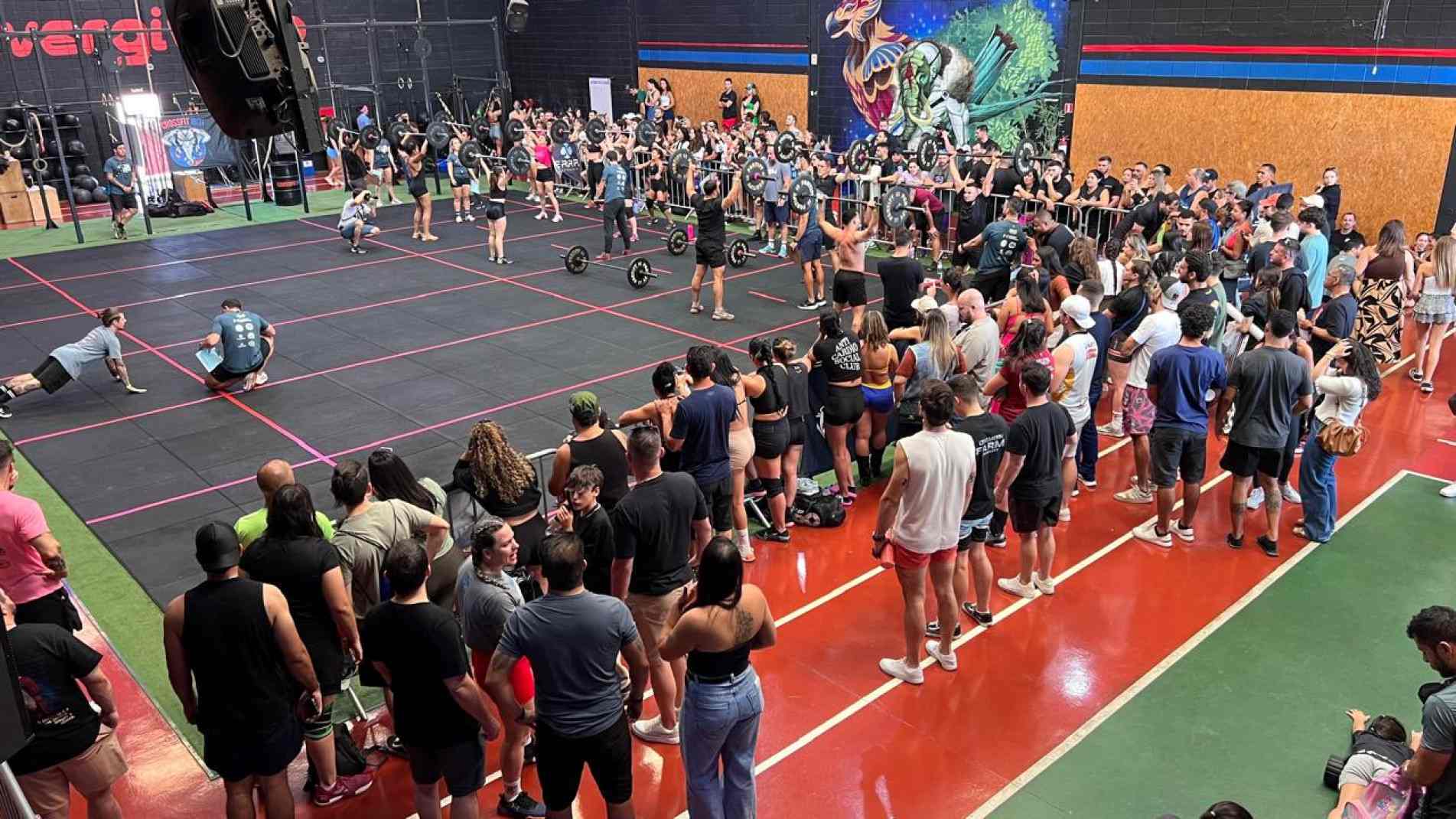 Competição, com recorde de participantes, será realizada hoje e amanhã na CrossFit Ibiti, em quatro categorias