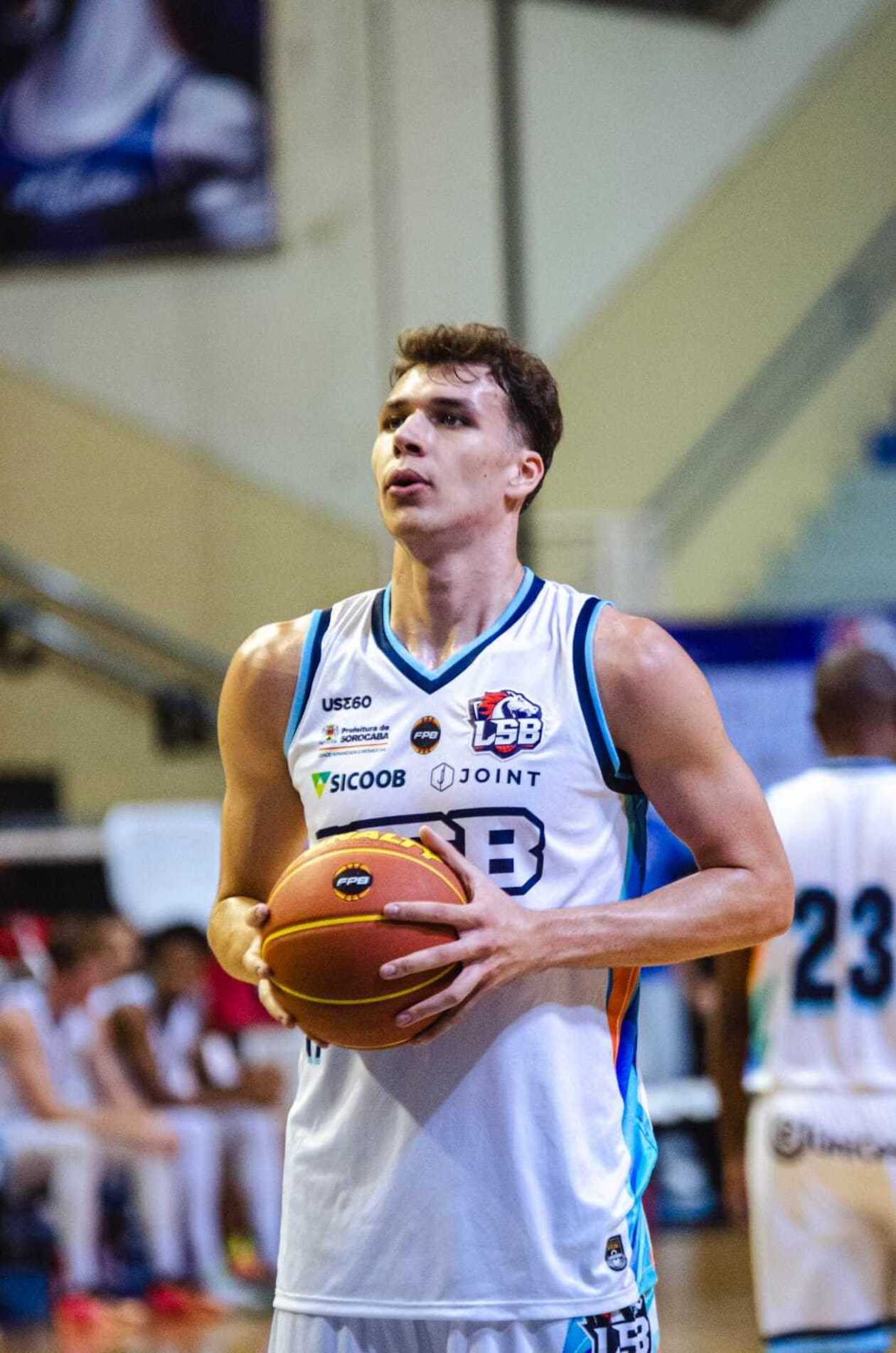 LSB aposta em um elenco jovem, com forte presença de atletas da categoria sub-22