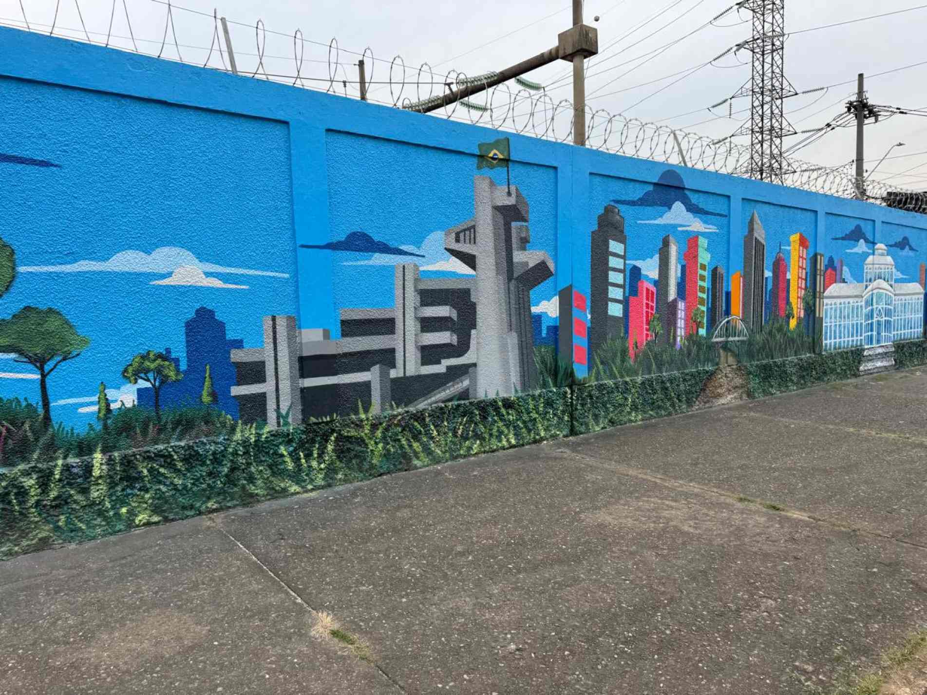 Pinturas carregam três momentos da história da cidade, sendo eles o Tropeirismo, ferrovia e atualidade
