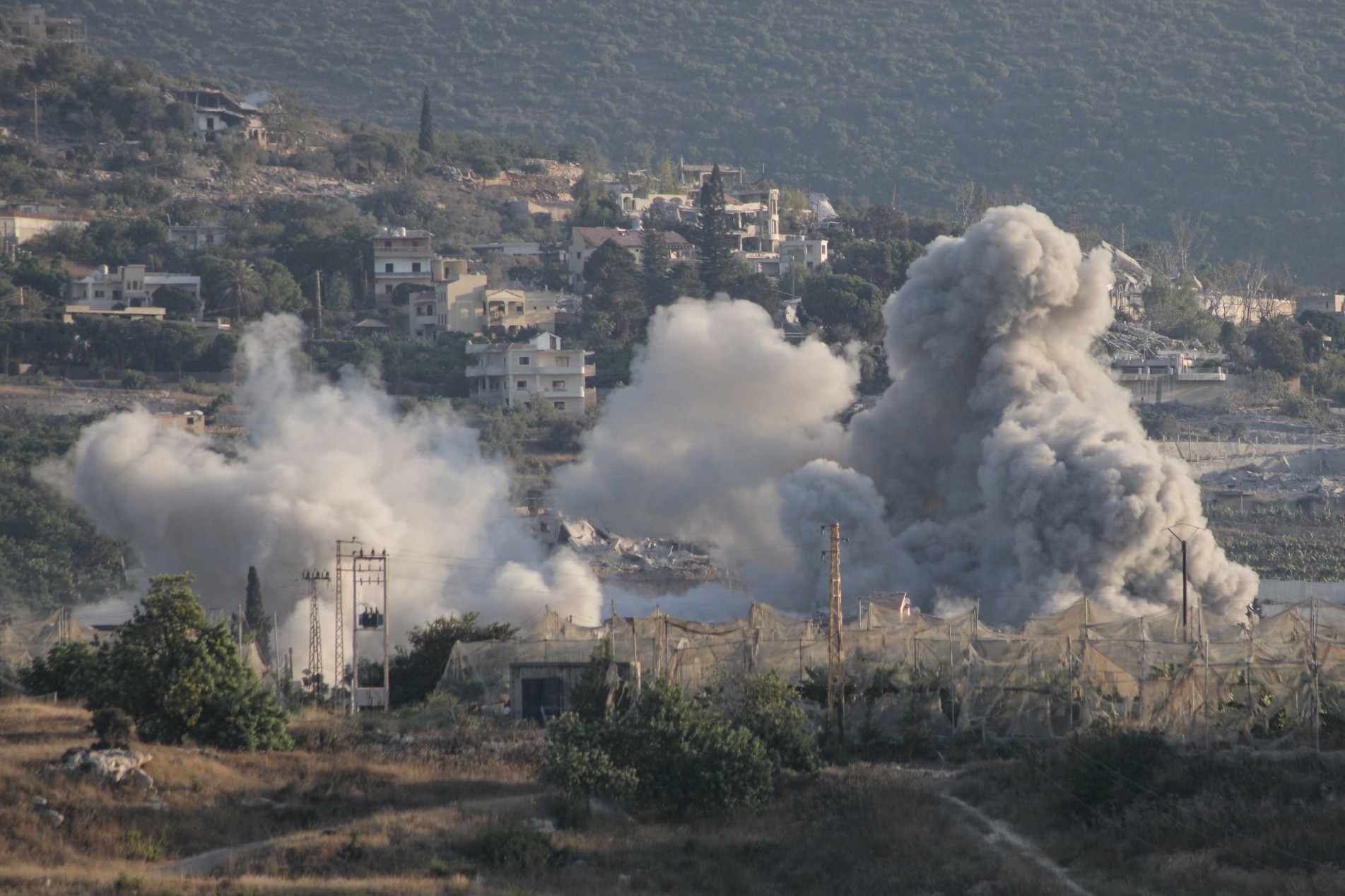 Bombardeios continuamno Golfo Pérsico