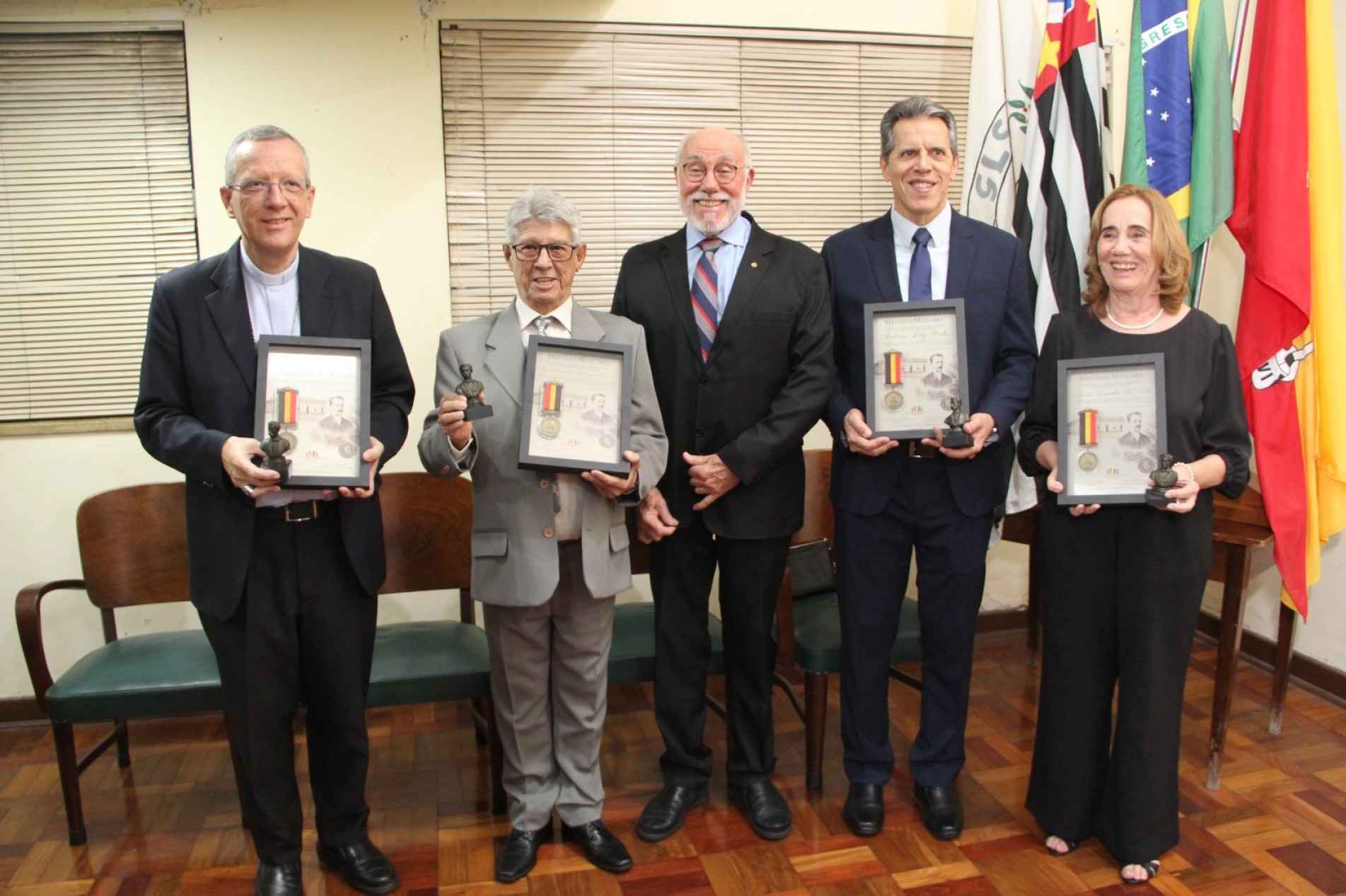 Condecorados que receberam a Medalha Cultural Luiz Matheus Maylasky