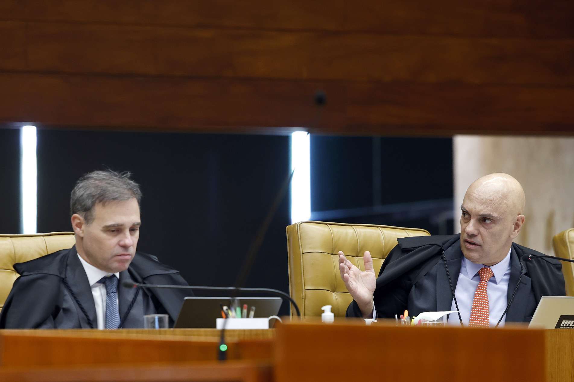 Mendonça e Moraes fizeram acusações entre si