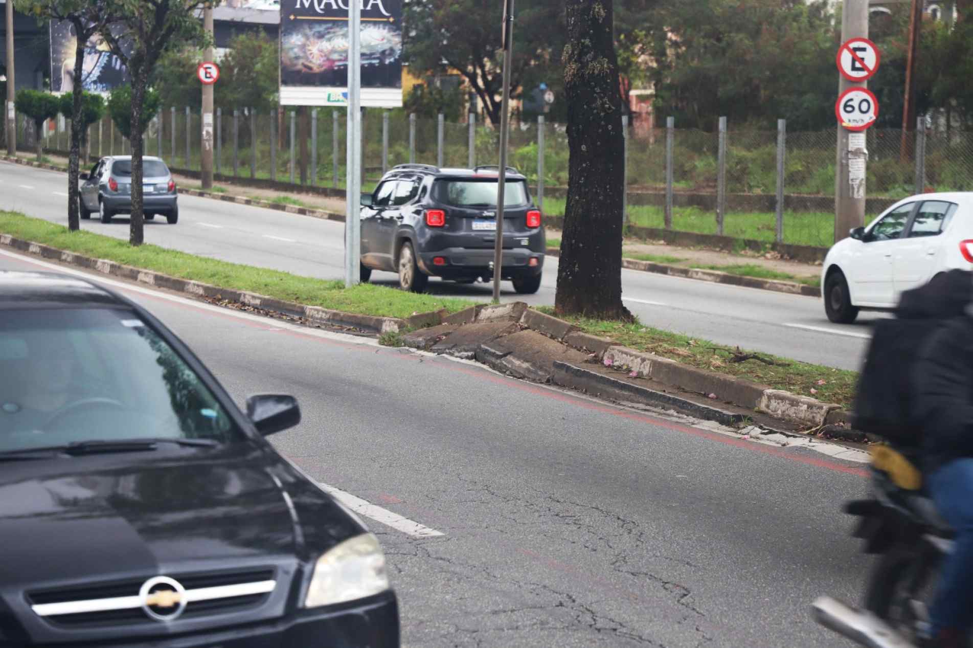 Irregularidades em avenida provocam insegurança