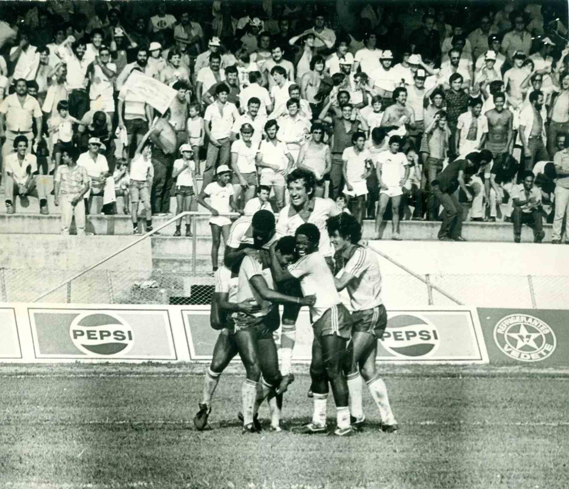 Bentão em partida contra o América-RJ em Sorocaba, pela Taça de Prata de 1981