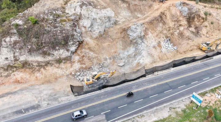 Rodovia Lívio Tagliassachi terá bloqueios nesta terça (15) e quarta (16) para desmonte de rochas