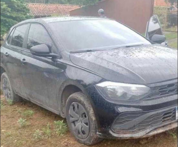 O carro utilizado na fuga foi apreendido