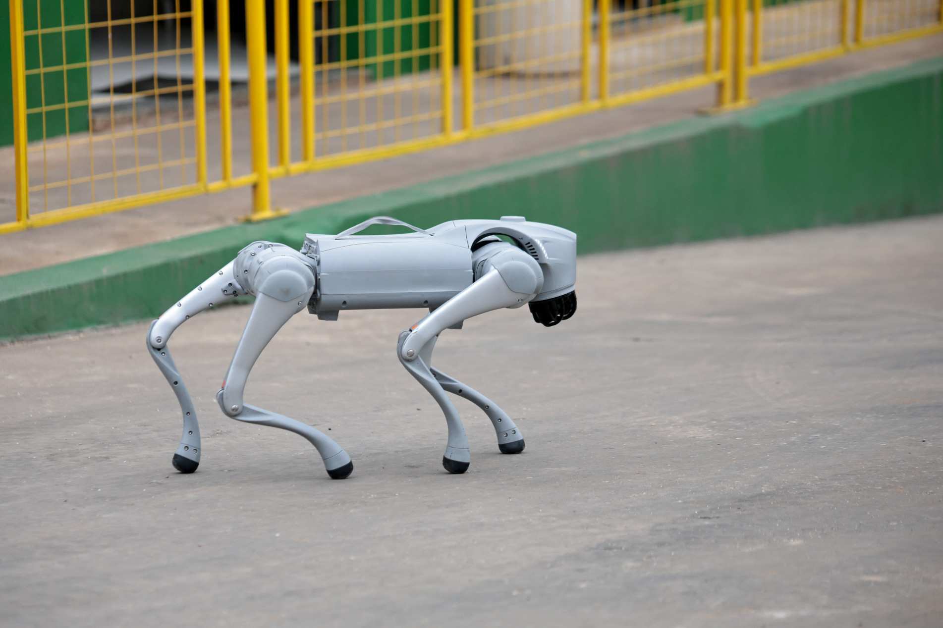 EcoBot, mascote do projeto de educação ambiental, anima os alunos e ajuda a mostrar o destino 
correto dos resíduos eletrônicos