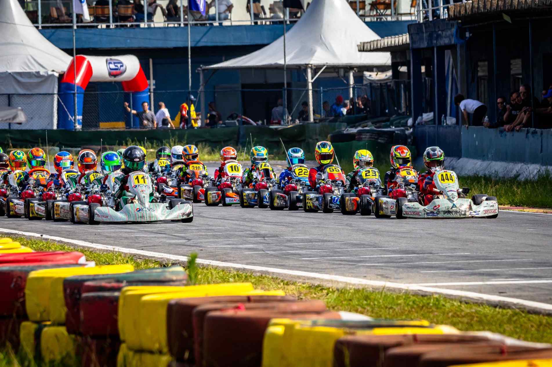 Piloto sorocabano teve recuperação na primeira bateria e fechou a etapa entre os destaques