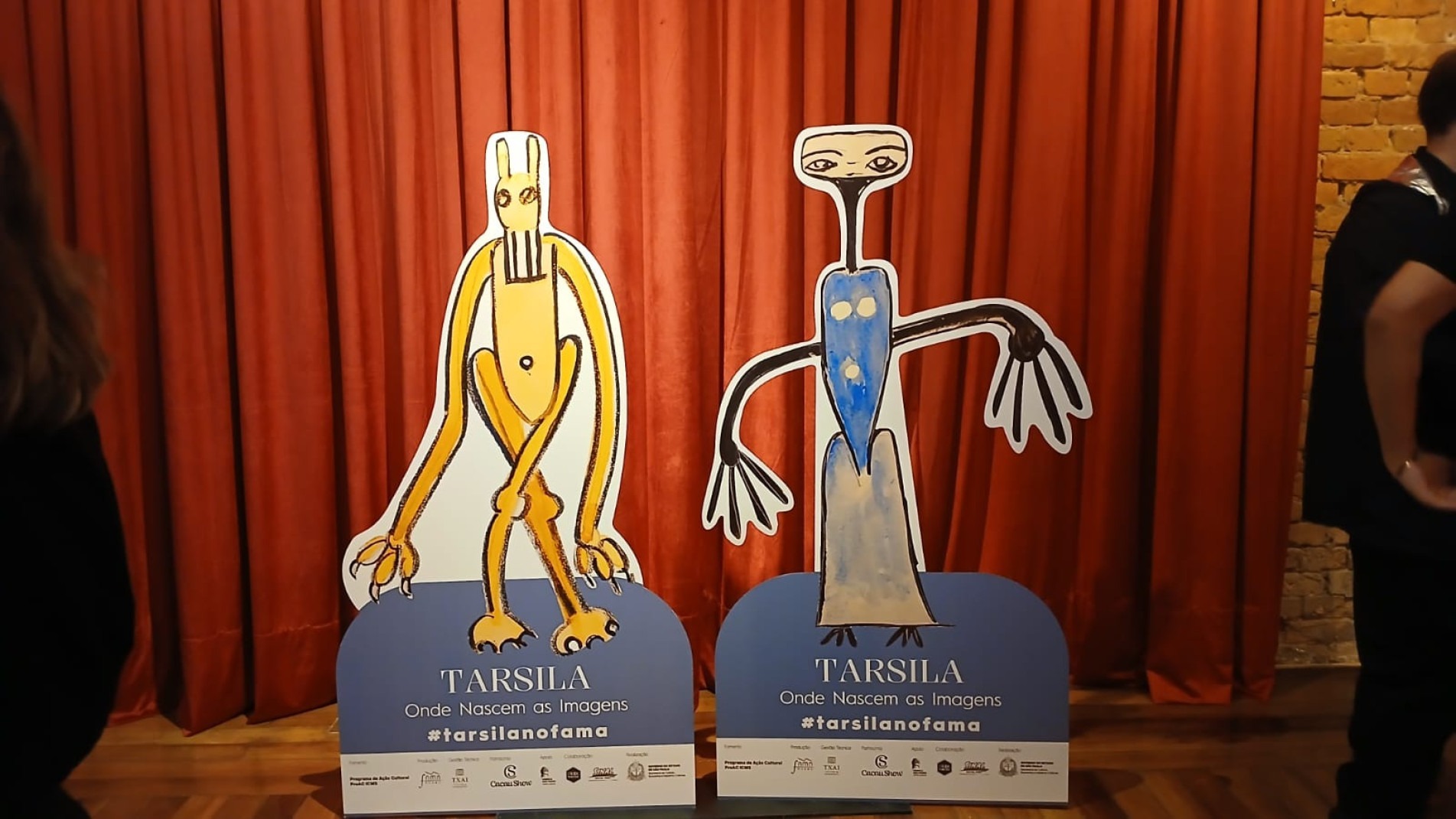 Com curadoria de Marcos Amaro, a mostra reúne uma seleção de desenhos 
que propõe um olhar sobre os caminhos percorridos pela artista