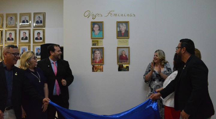 Câmara de Votorantim inaugura mural sobre participação feminina na política