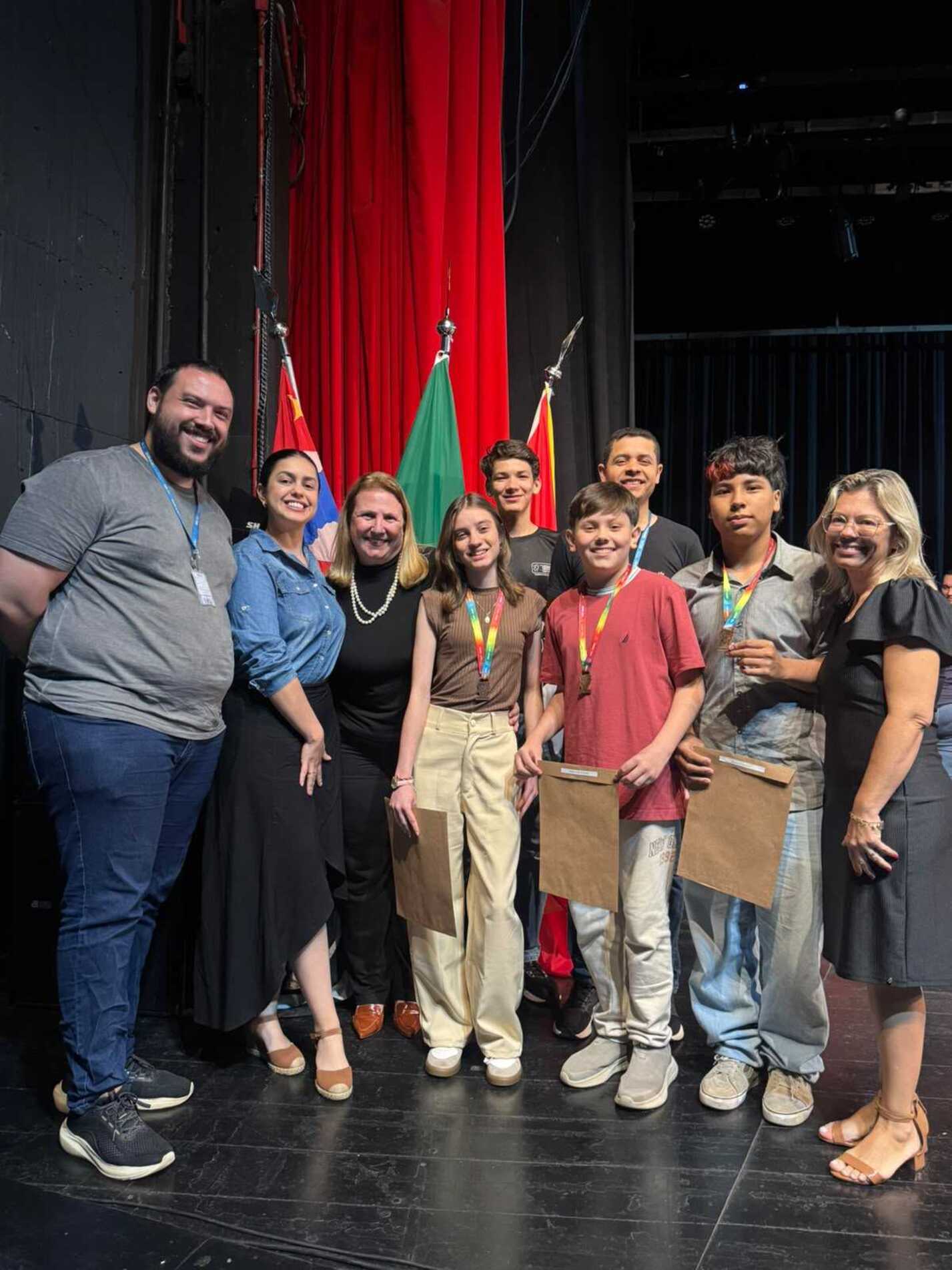 Quatro estudantes foram medalhistas na competição, com premiações estadual e nacional