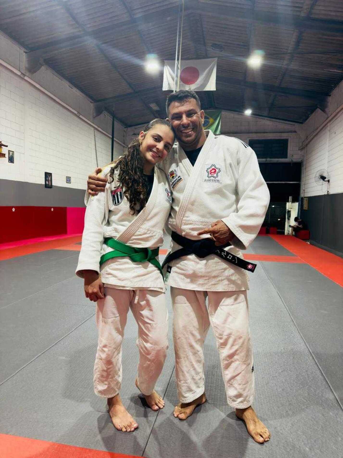 Pai e filha, Earle e Emanuelle treinam juntos no Judô Tatsu e torcem um pelo outro nas competições