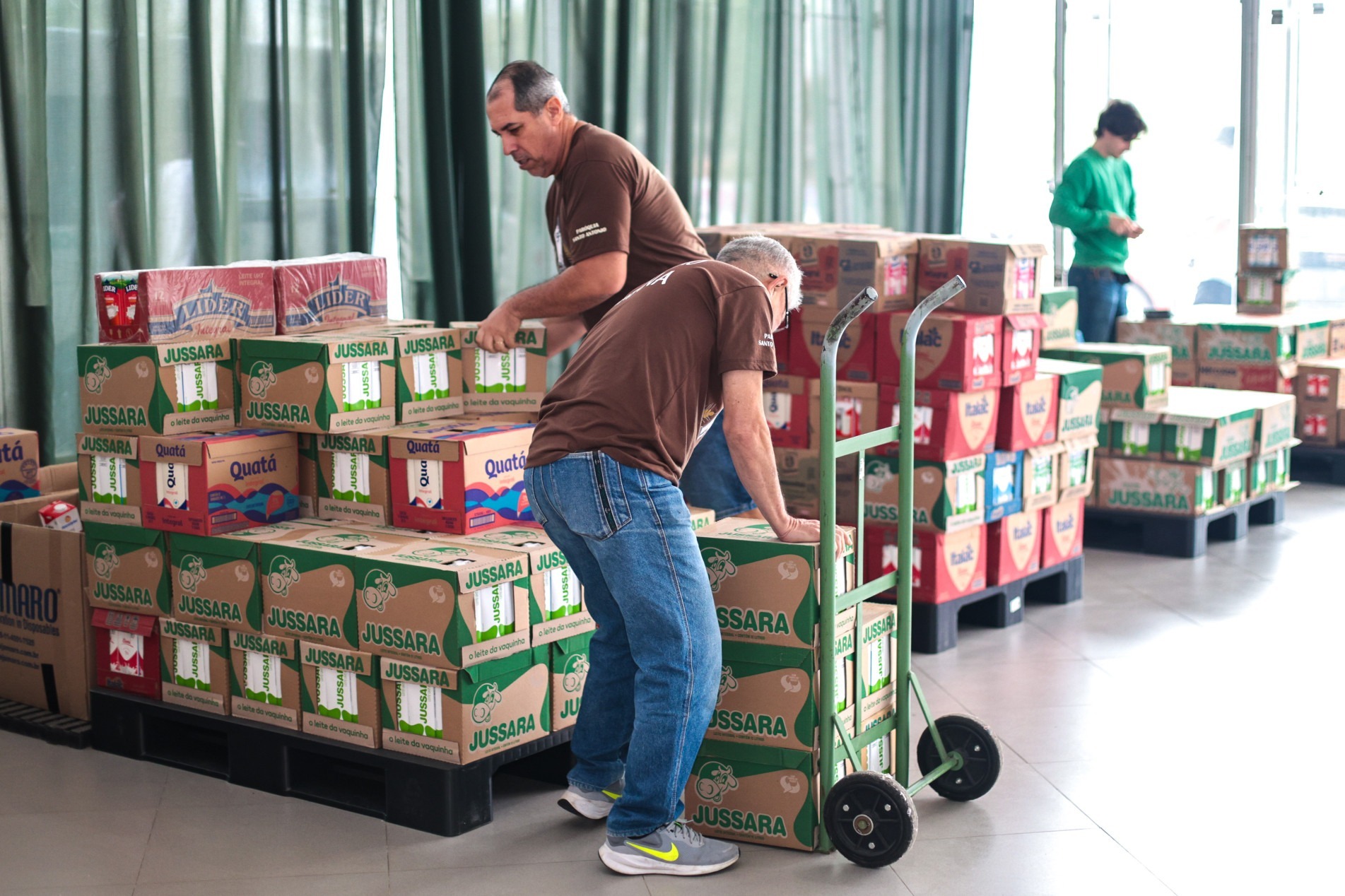 As caixasde leite serão destinadas a entidades que atendem 
diferentes públicos em Sorocabae região