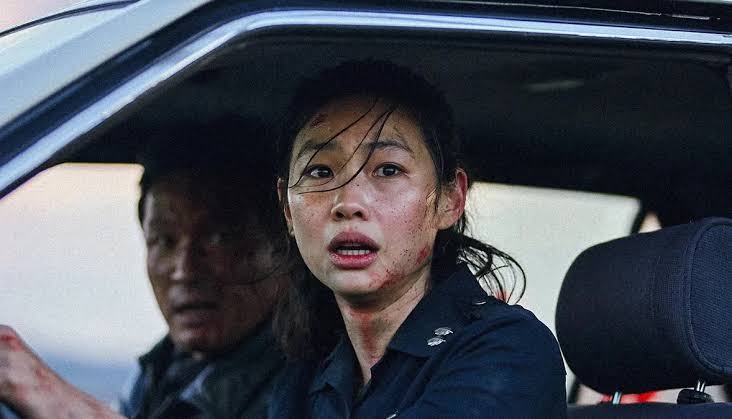 Filme se passa no pacato vilarejo sul-coreano de Hope Harbor, que está aterrorizado por uma criatura misteriosa