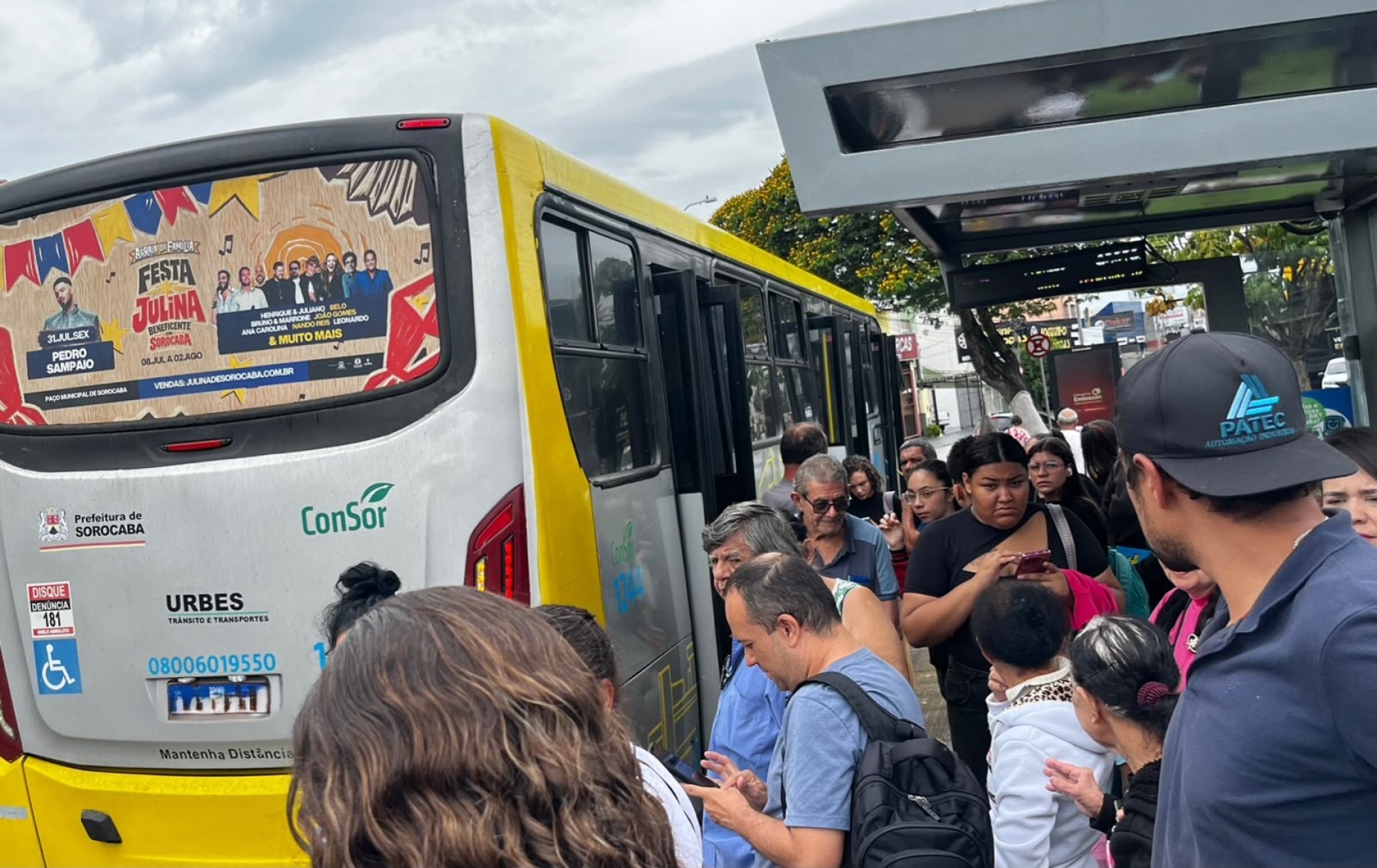 Passageiros reclamam dos problemas frequentes nos coletivos 