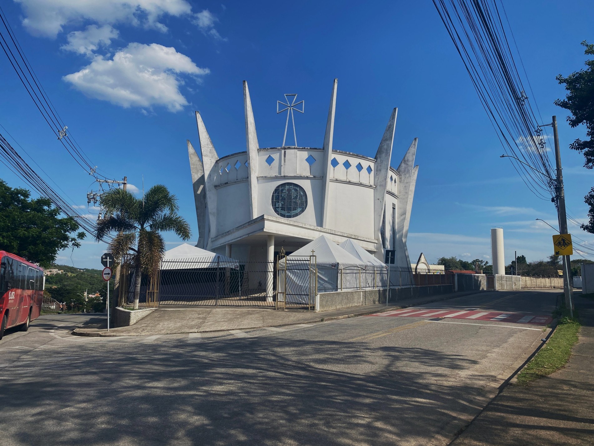 Santuário de Aparecidinha, na estrada Dom José Melhado Campos, recebe as missas do feriado