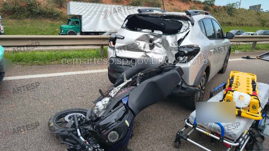 O acidente ocorreu por volta de 8h30 desta sexta-feira