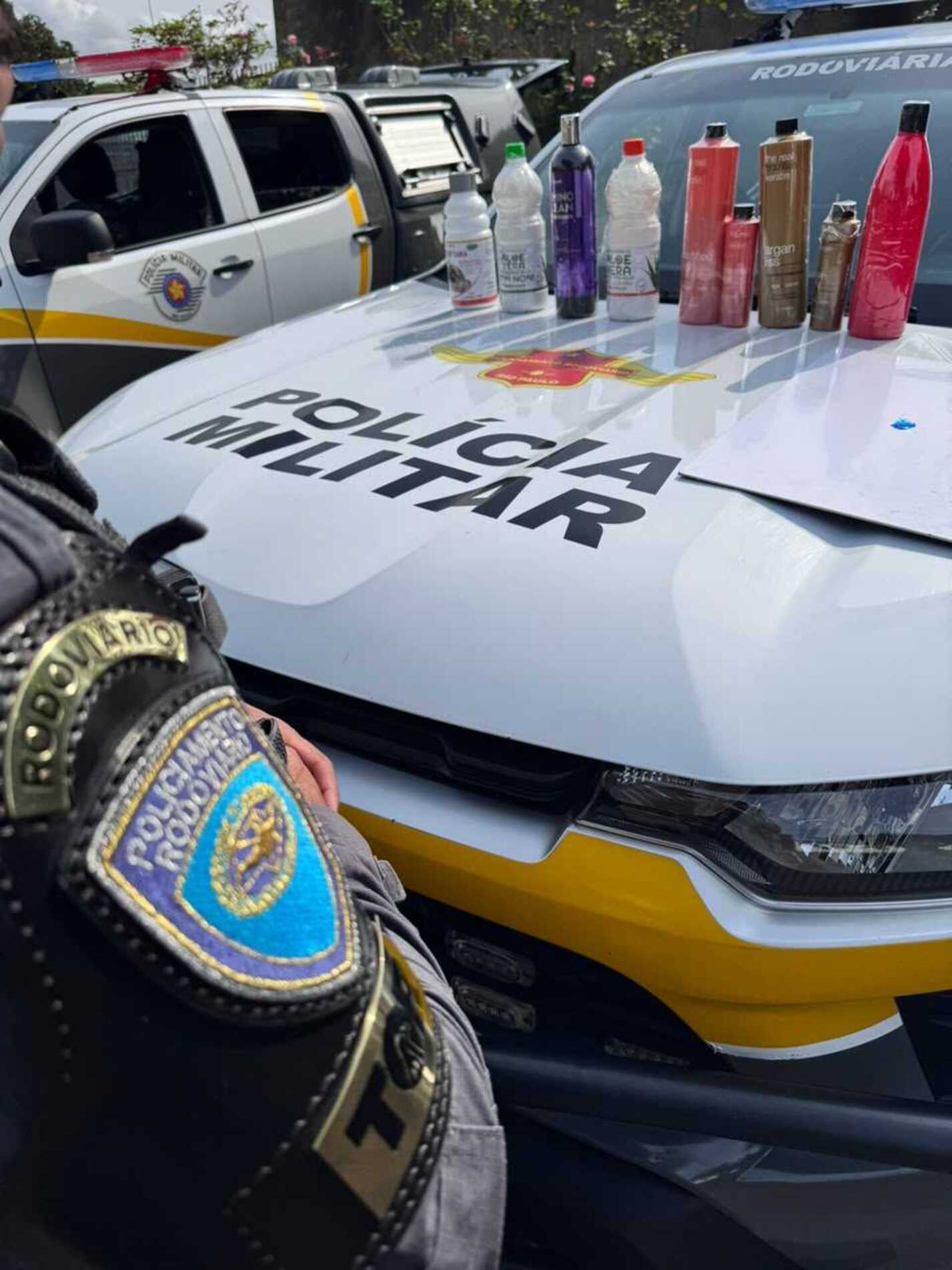 Cocaína diluída em cerca de sete litros de líquidos avaliada em R$ 1,8 milhão foi apreendida na Rodovia Castello Branco (SP-280), em Itu