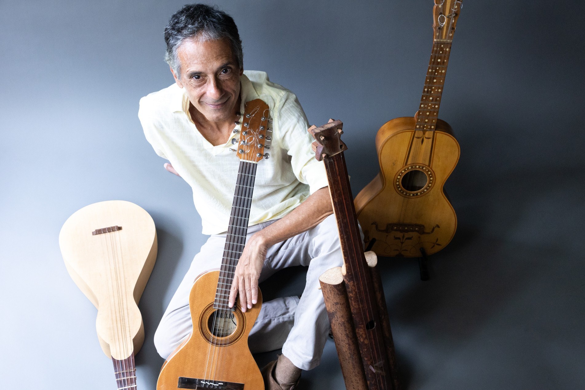Paulo Freire se apresenta na Praça Central com o show 