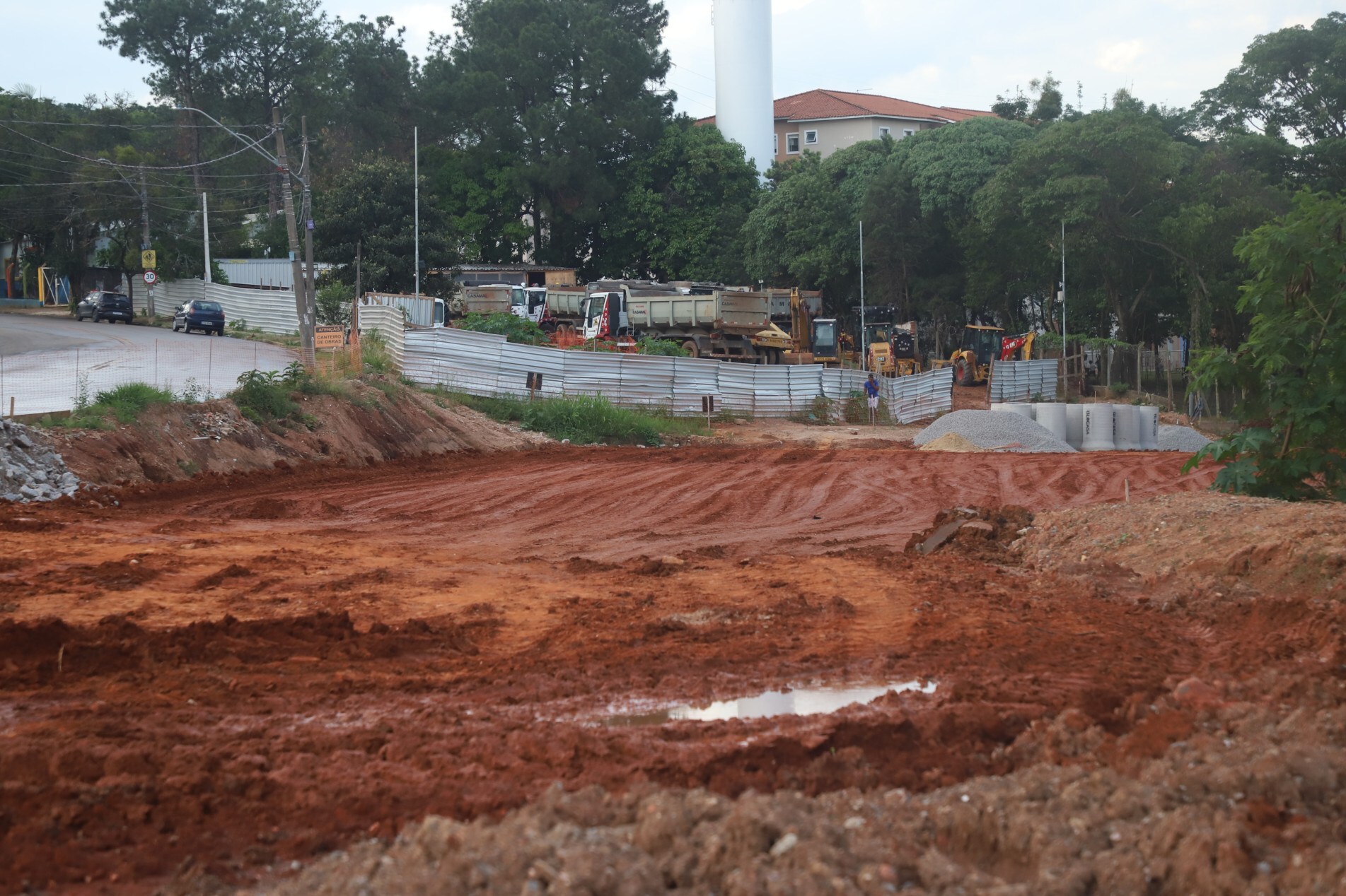 Terraplenagem é uma das frentes da segunda fase da obra