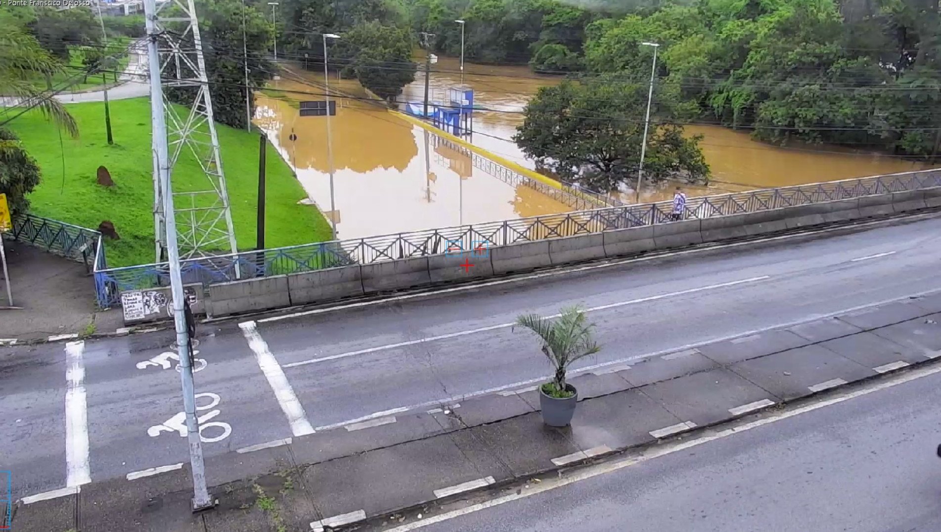 Avenidas de Sorocaba seguem interditadas na manhã deste domingo (25)