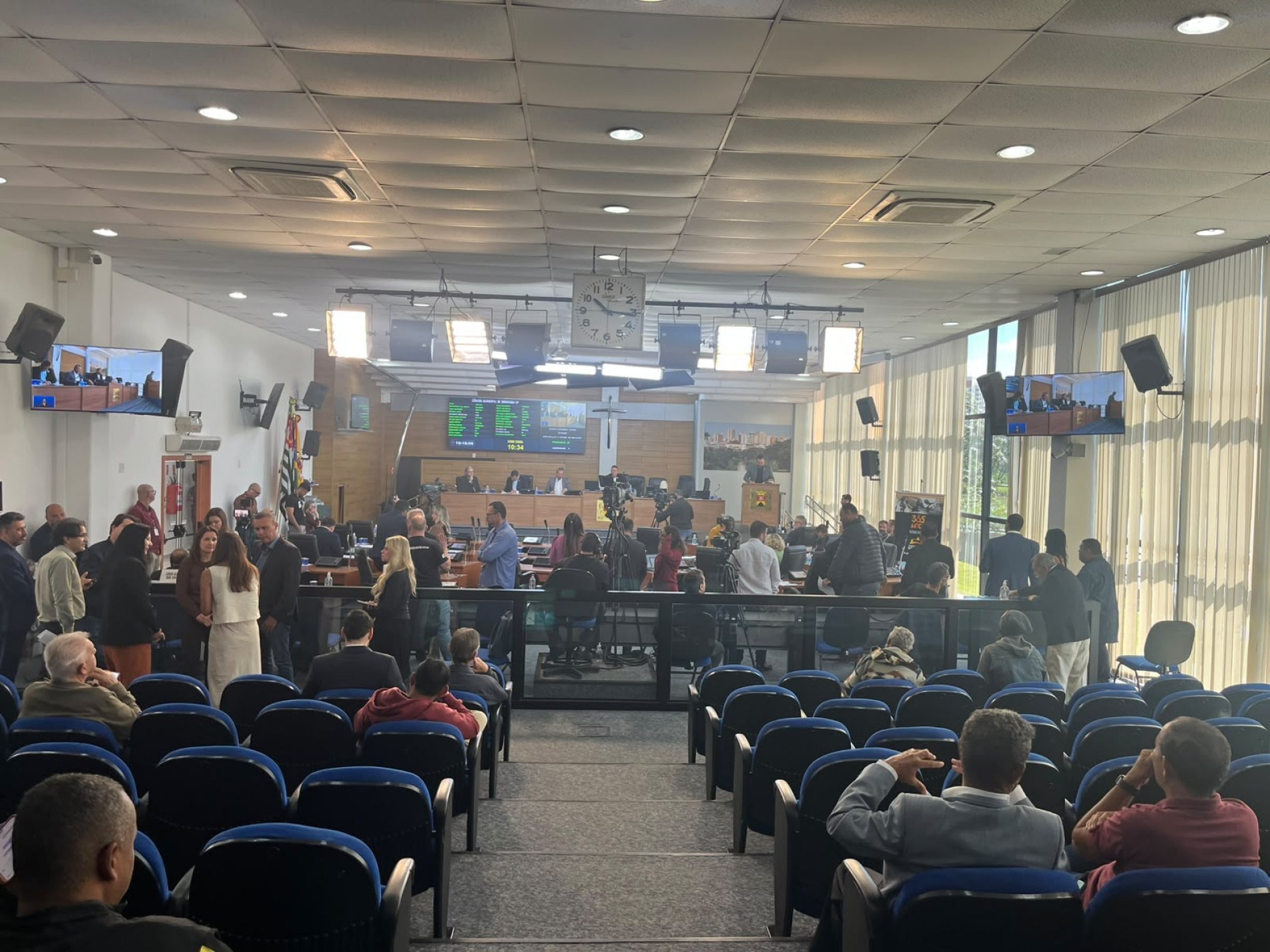 Questionada sobre a nova representação, Tatiane disse não estar preocupada com a iniciativa e atribuiu a denúncia a uma tentativa de silenciar suas posições políticas.