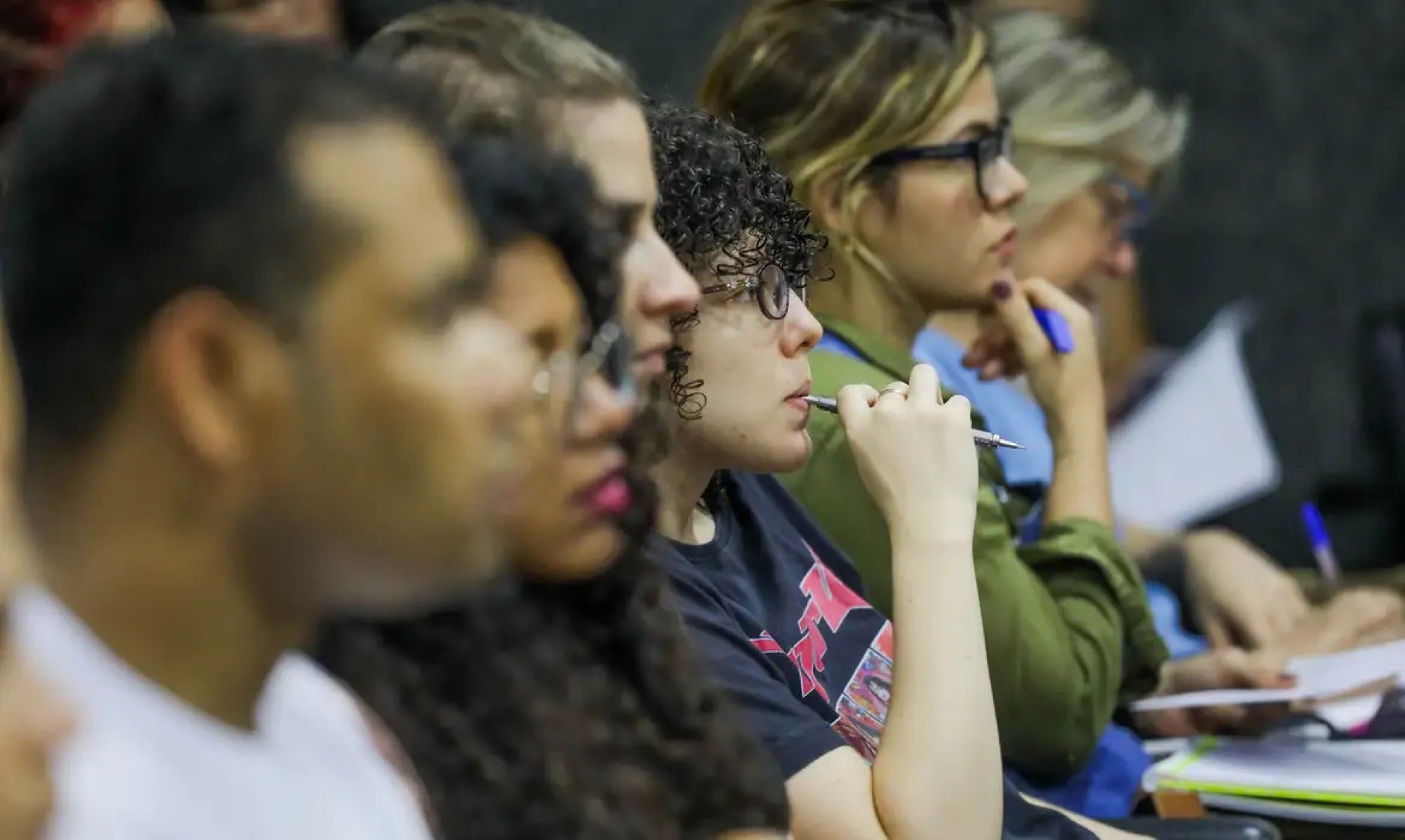 Oportunidades abrangem candidatos com níveis fundamental, médio, técnico e superior: remunerações variam de R$ 1.621,13 a R$ 5.882,37