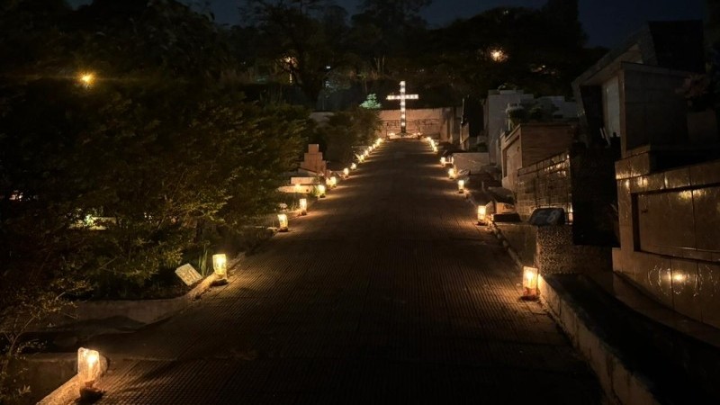 Cerimônia das Velas, realizada no Dia de Finados