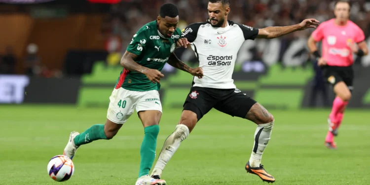Enquanto o Palmeiras desistiu de contratação, o Corinthians projeta dois reforços para depois da Copa do Mundo