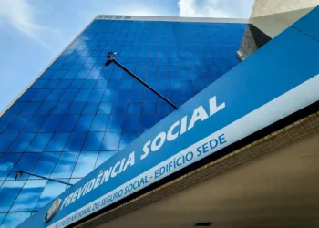 Todos os beneficiários que aguardam um auxílio do INSS deveriam ler isso