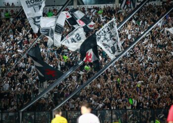 Enquanto o Vasco mira um brasileiro que joga na Alemanha, Flamengo tem interesse em um português que atua em Portugal
