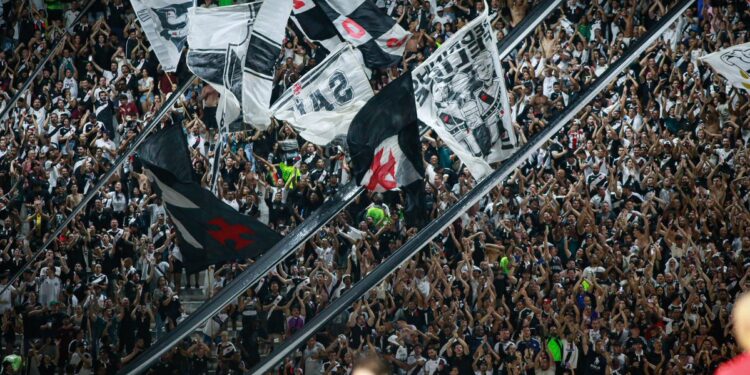 Enquanto o Vasco mira um brasileiro que joga na Alemanha, Flamengo tem interesse em um português que atua em Portugal