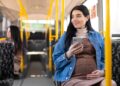 Lei determina que os bancos da janela sejam reservados para mulheres nos ônibus