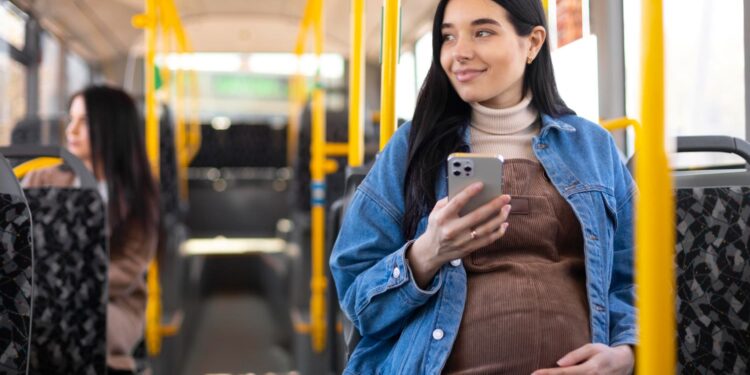 Lei determina que os bancos da janela sejam reservados para mulheres nos ônibus