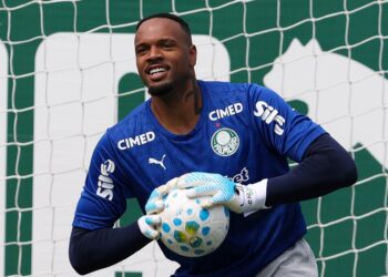 Santos acerta a saída de zagueiro, e Palmeiras define a chegada de reforço para o gol