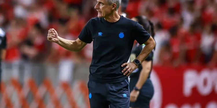 Grêmio vende atacante por R$ 16,8 milhões; já o Coritiba contratou jogador na mira do Palmeiras
