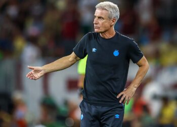 Grêmio descarta contratar William, mas decide pela chegada de 2 reforços para Luis Castro