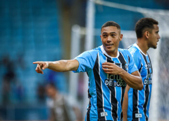 Grêmio vacila e 3º maior artilheiro do Brasileirão de 2026 pode ir de graça para rival