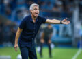 Grêmio compra zagueiro por R$ 3 milhões e Palmeiras receberá 4 jogadores