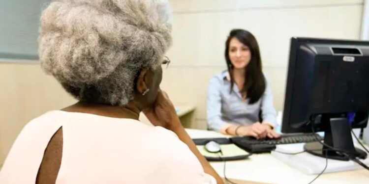 Quinta-feira (11) começa com boa notícia para quem recebe BPC