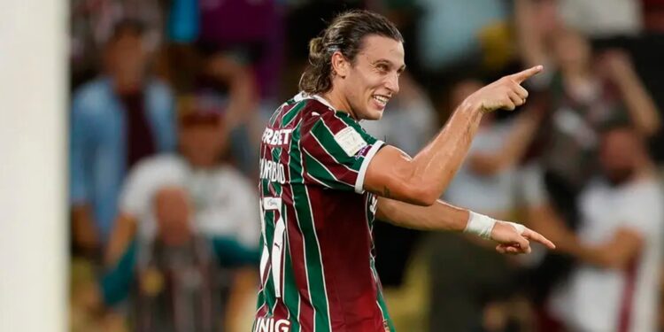 Enquanto estuda vender Canobbio ou Serna, o Fluminense acerta a saída de atacante
