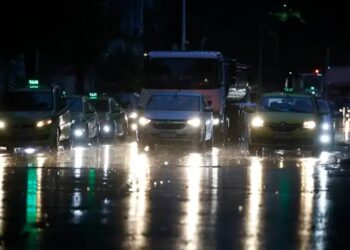 Aviso geral do Contran para motoristas que andam com pneu careca